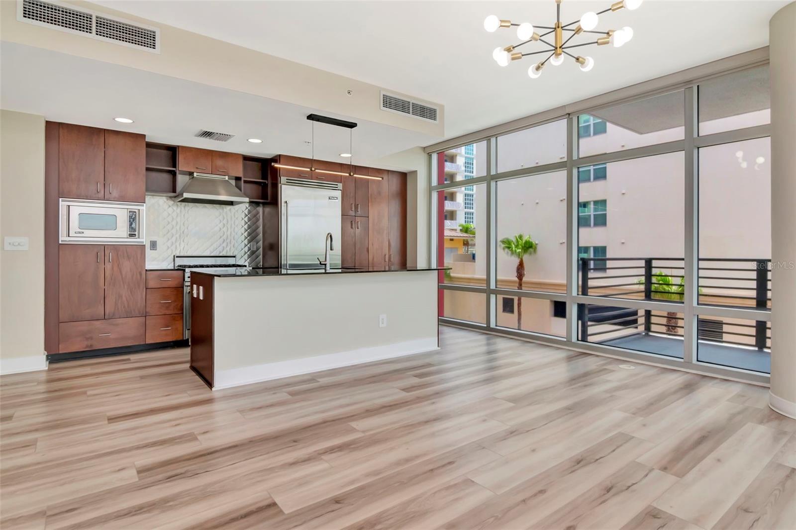 GRAND CENTRAL AT KENNEDY RESID - Residential Lease