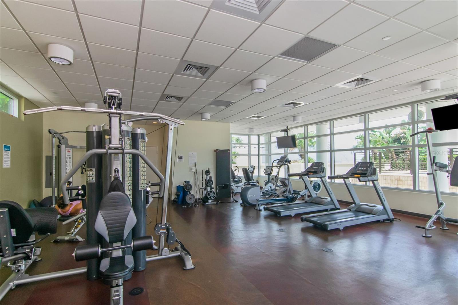 GRAND CENTRAL AT KENNEDY RESID - Residential Lease