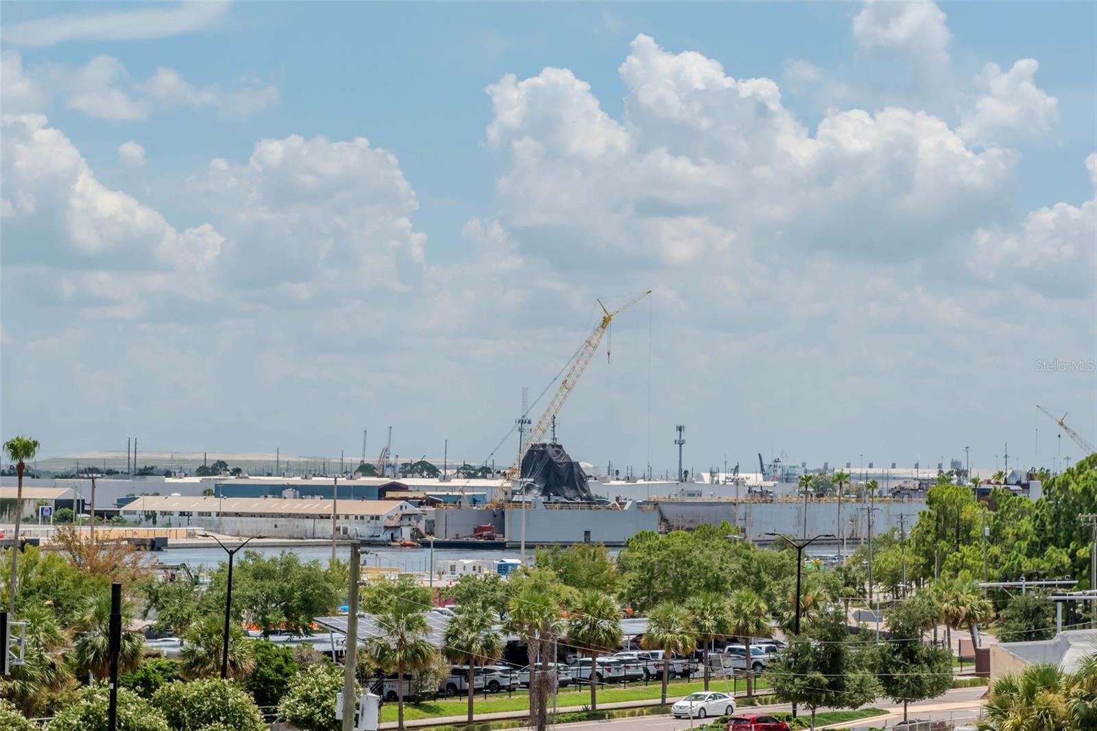 GRAND CENTRAL AT KENNEDY RESID - Residential Lease