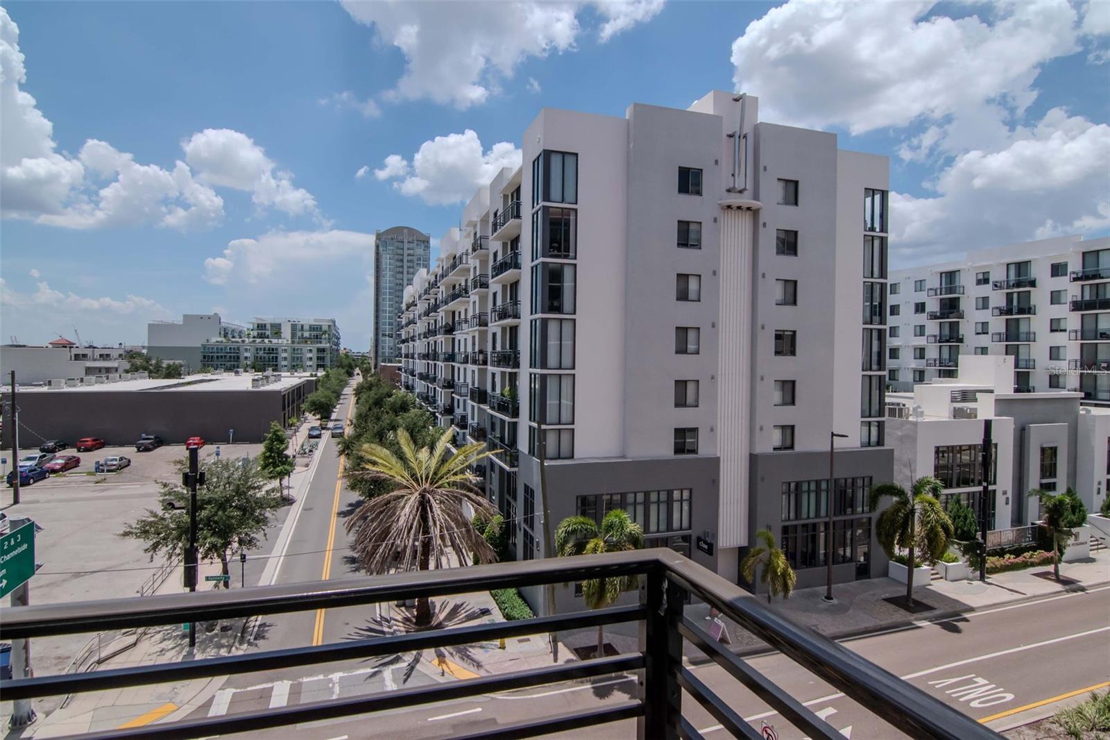 GRAND CENTRAL AT KENNEDY RESID - Residential Lease