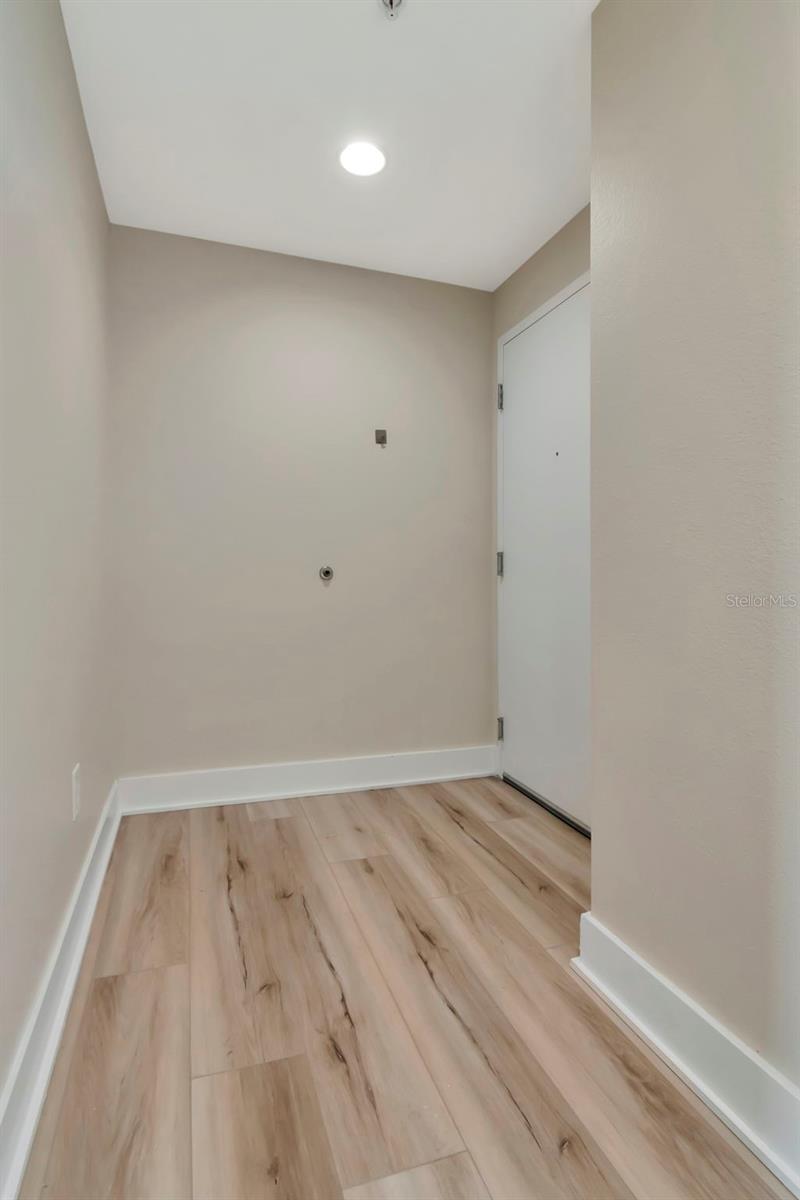 GRAND CENTRAL AT KENNEDY RESID - Residential Lease