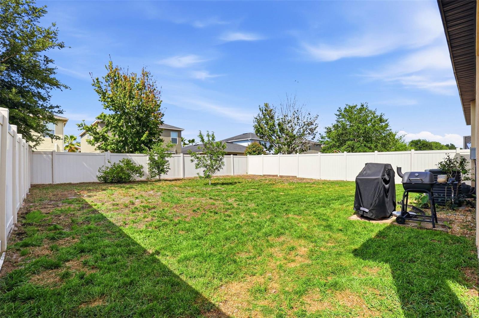 LUCAYA LAKE CLUB PH 1B - Residential