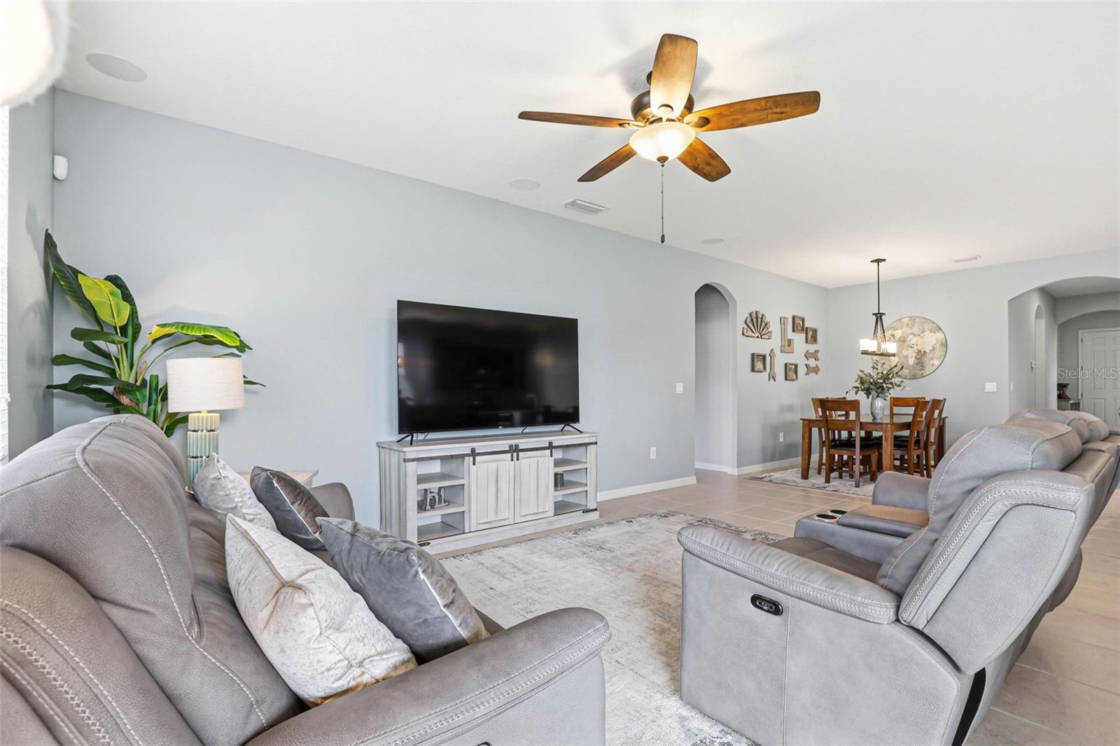 LUCAYA LAKE CLUB PH 1B - Residential