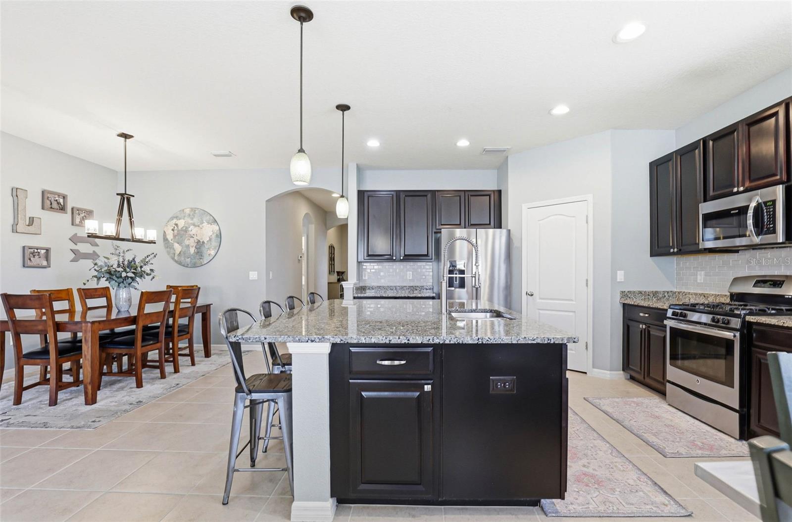 LUCAYA LAKE CLUB PH 1B - Residential