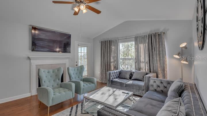 EQUESTRIAN PARC AT HIGHWOODS P - Residential Lease