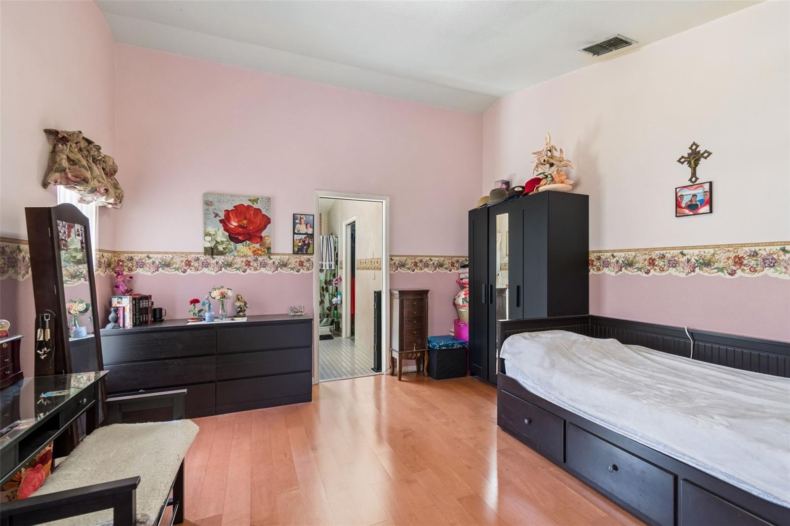 HIDDEN LAKE - Residential