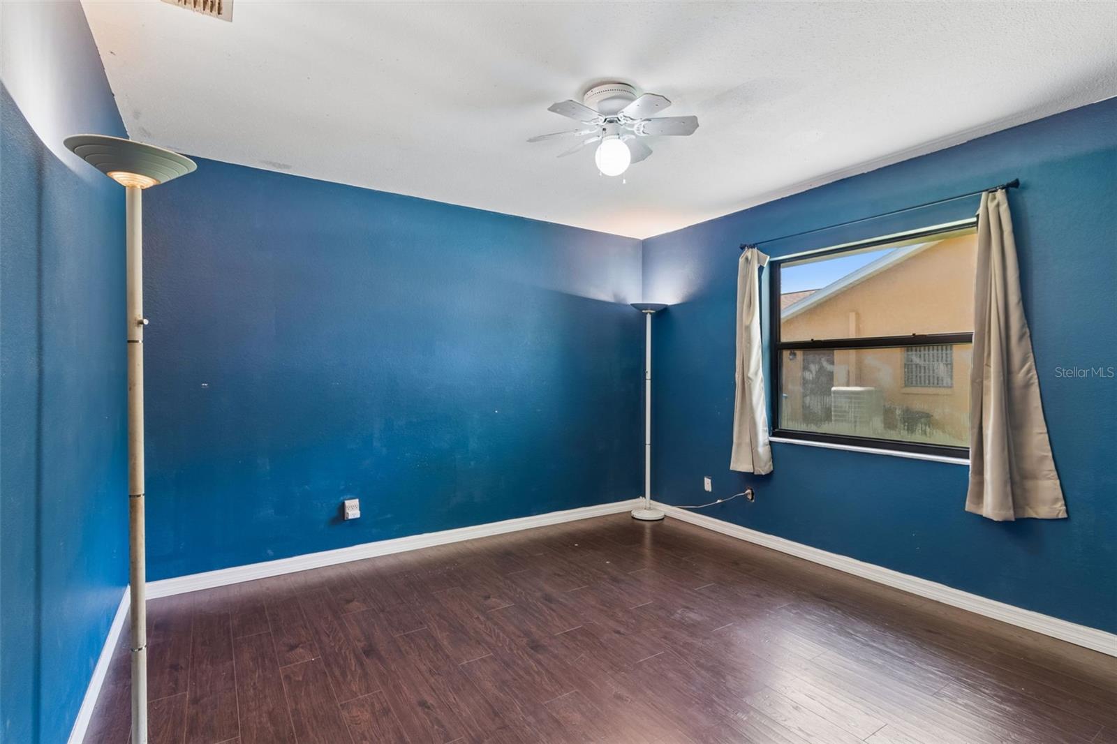 HIDDEN LAKE - Residential