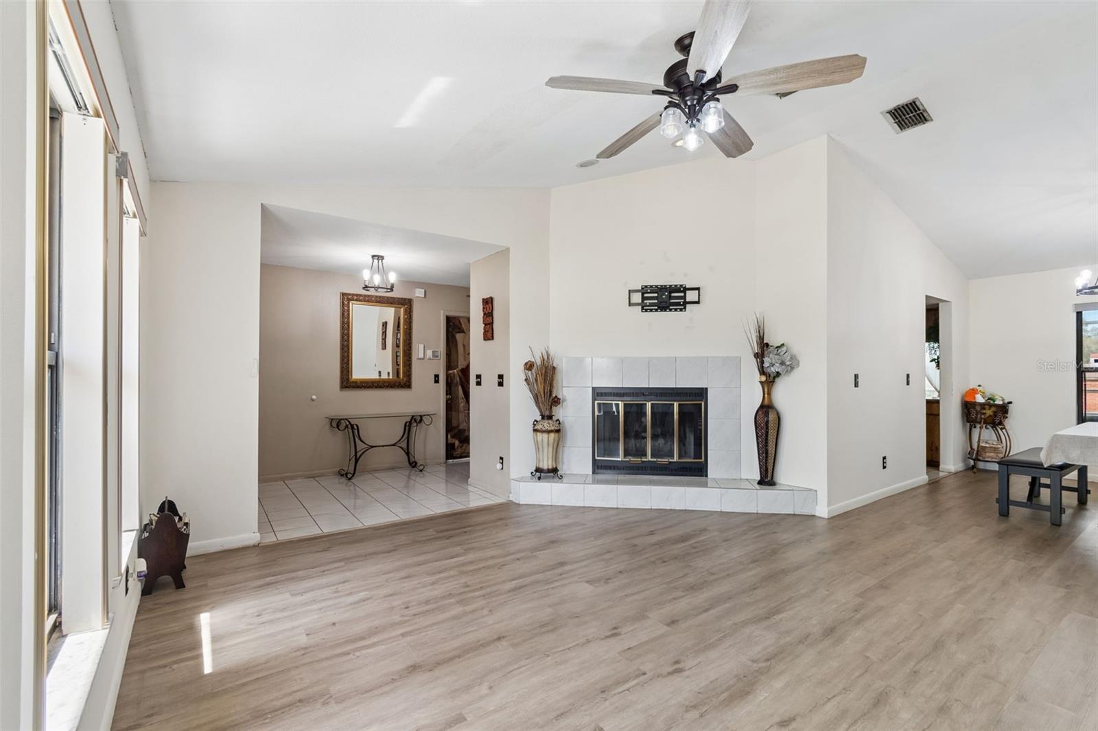 HIDDEN LAKE - Residential