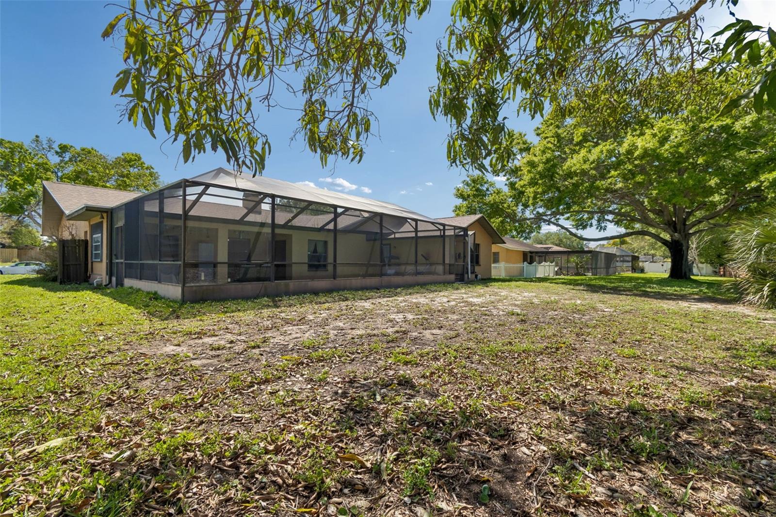 HIDDEN LAKE - Residential