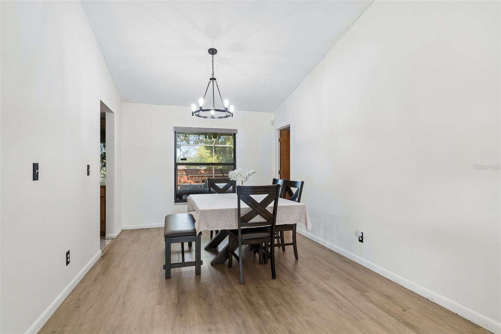 HIDDEN LAKE - Residential