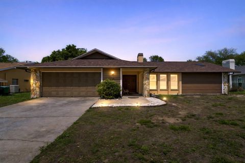 Photo of 1039 Northridge Drive, Palm Harbor, FL 34683 (MLS # TB8488020)