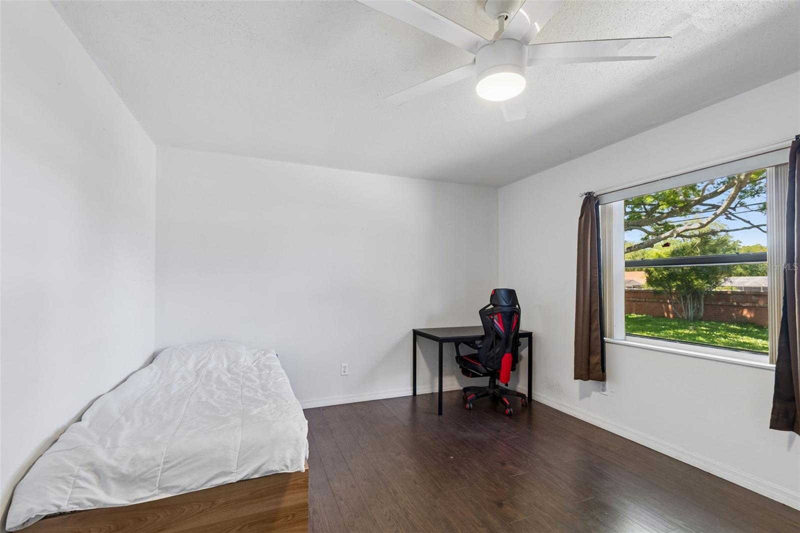 HIDDEN LAKE - Residential