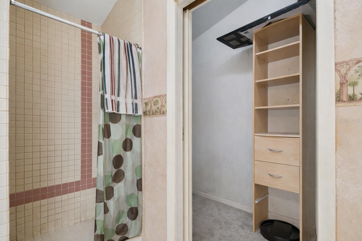 HIDDEN LAKE - Residential