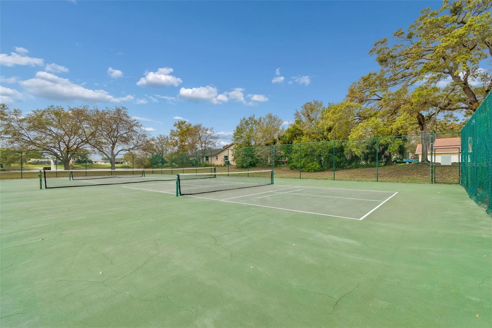 HIDDEN LAKE - Residential