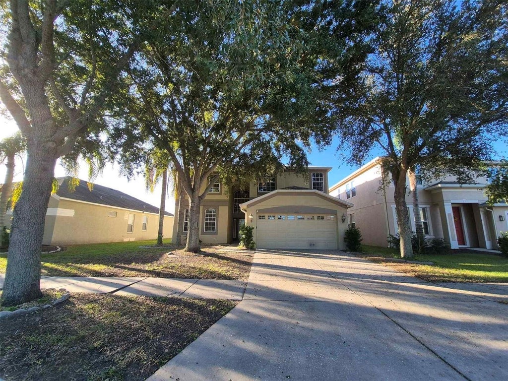Photo of 8109 Orange Spring Drive, Ruskin, FL 33573 (MLS # O6453058)