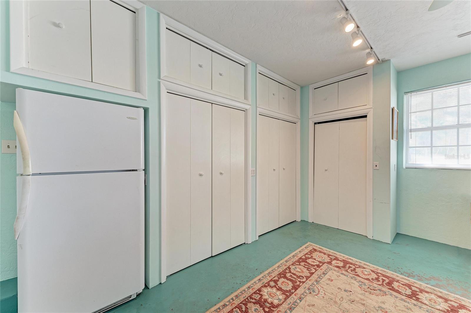 BAYSHORE - Residential