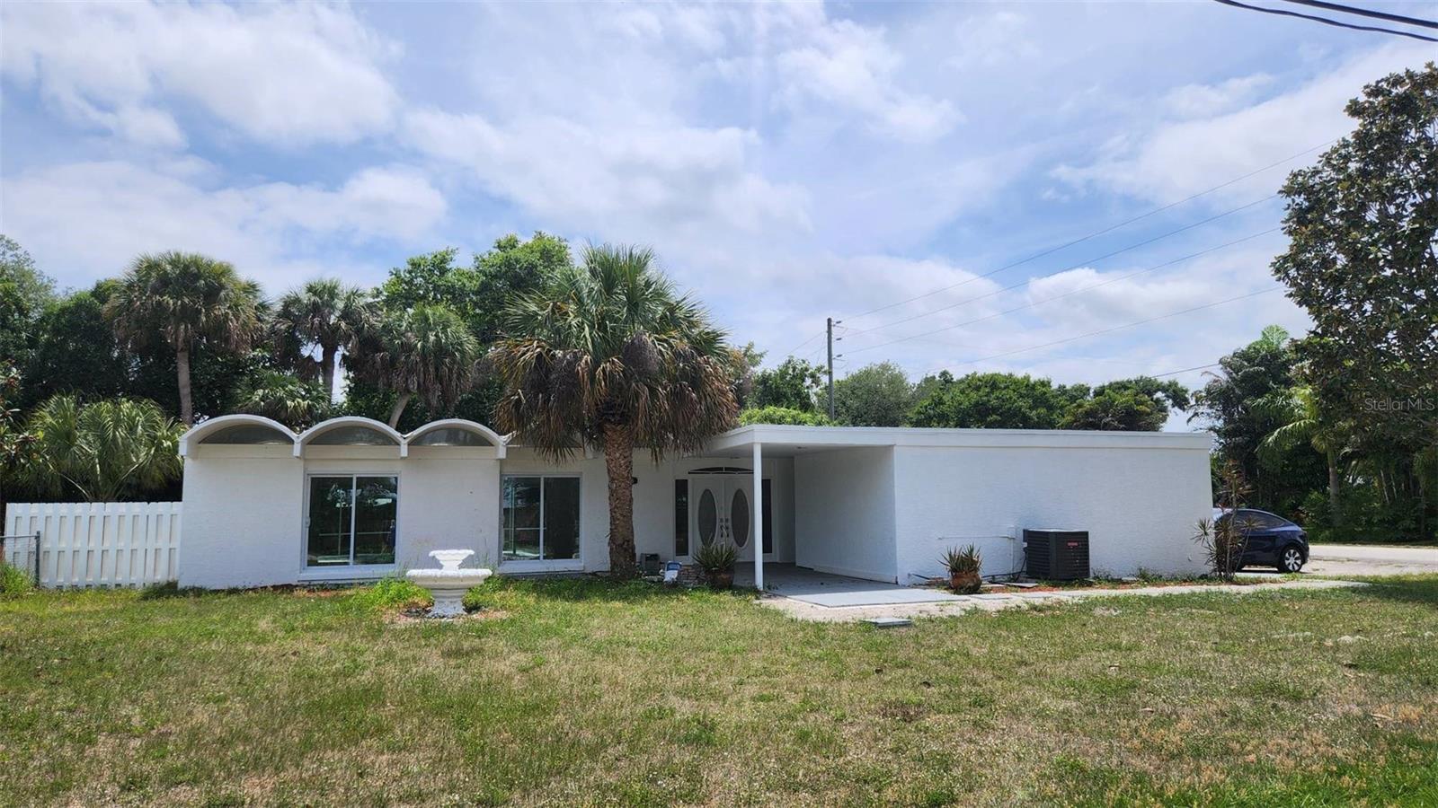 1715 YORK COURT