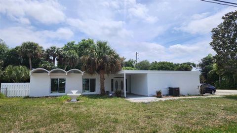 Photo of 1715 York Court, Fort Pierce, FL 34982 (MLS # O6309485)