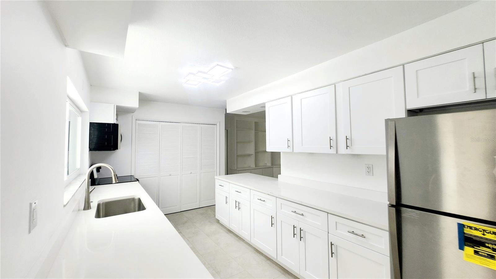 1715 YORK COURT