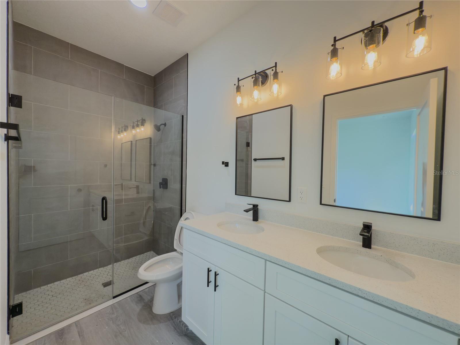 MARION OAKS UN 01 - Residential Lease