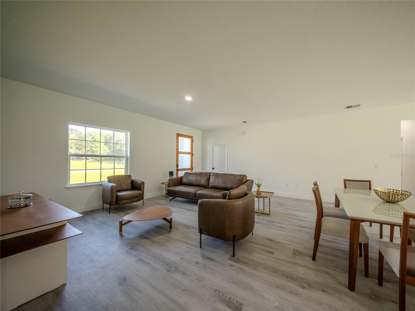 MARION OAKS UN 01 - Residential Lease