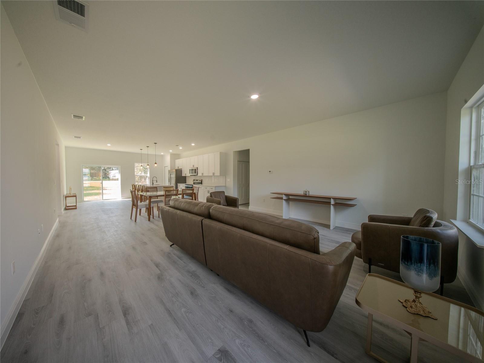 MARION OAKS UN 01 - Residential Lease