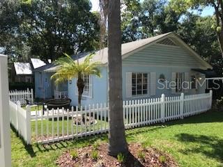 "The English Rose" is an adorable doll house. Perfect for one or a couple, the location just doesn't get better! In the heart of Mount Dora this is a lock and go providing a care free lifestyle for exploring Central Florida, the beaches East or West Coast and Space Center too. Problem is most never want to leave this beautiful town that has a "Touch of New England" at every corner. Climb Mount Dora, investigate our parks, lakes and wildlife, relax in the cozy front yard with a book, plus shopping, restaurants and of course famous festivals. Simplify life and explore living in this wonderful place.