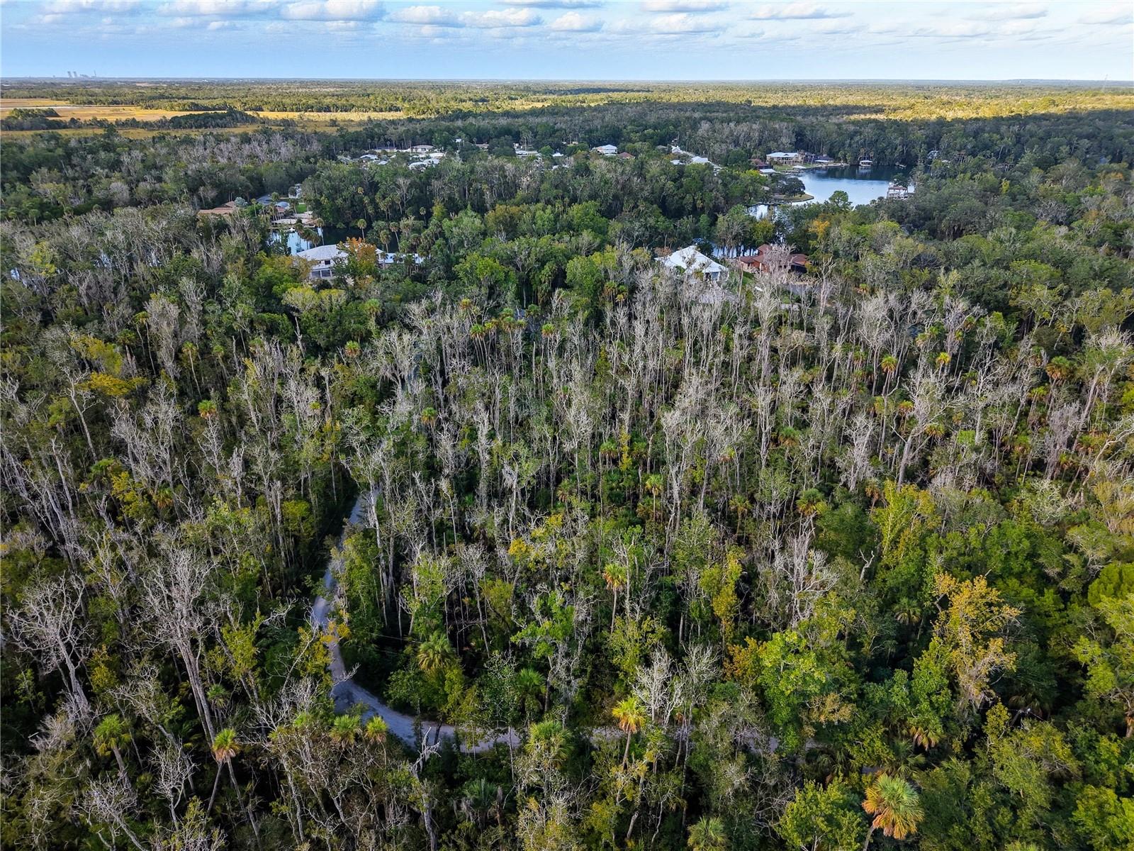 LE WOOD AN UNREC SUB - Land