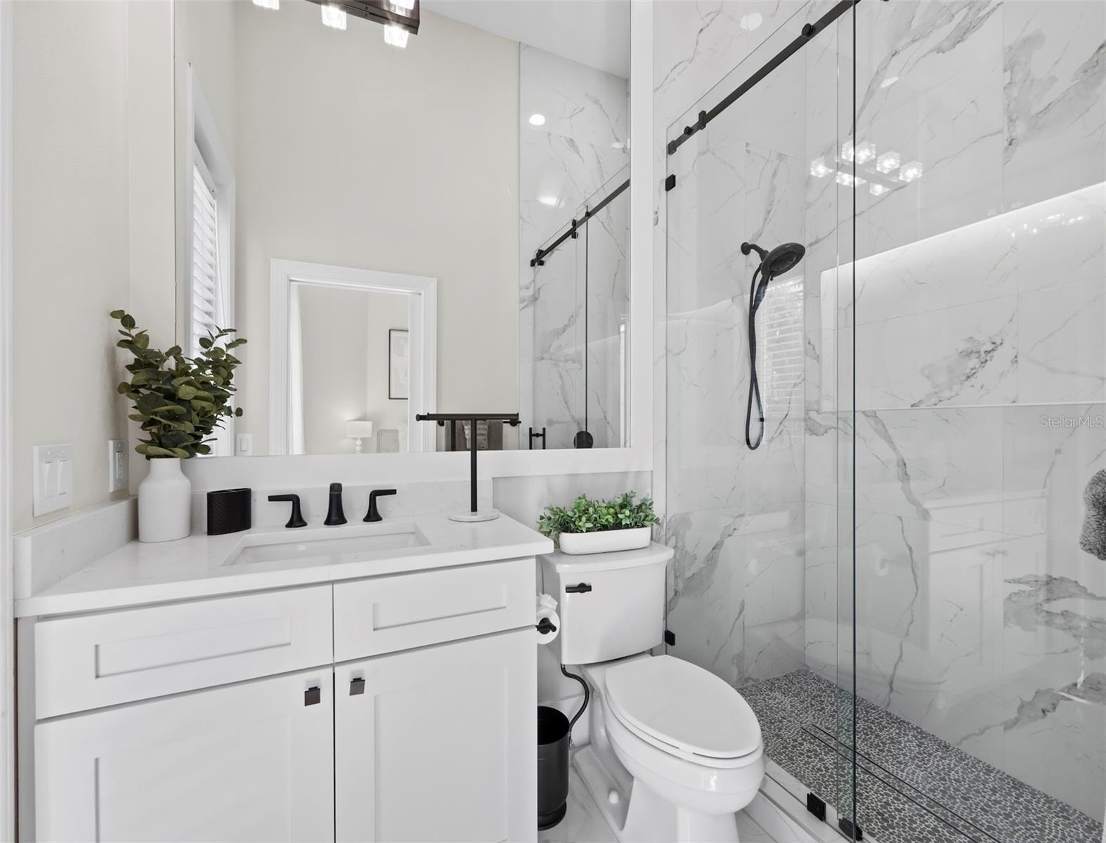 MANCHESTER BAY - Residential