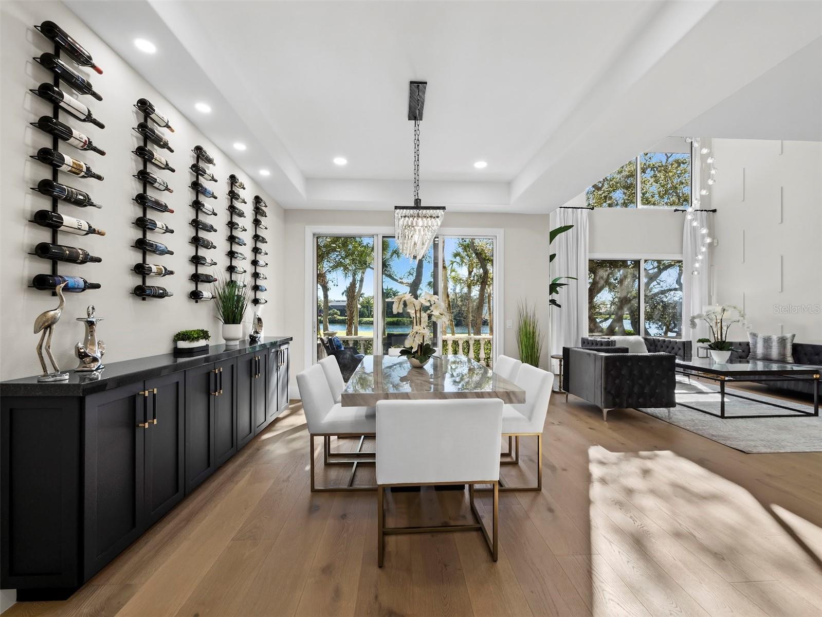 MANCHESTER BAY - Residential