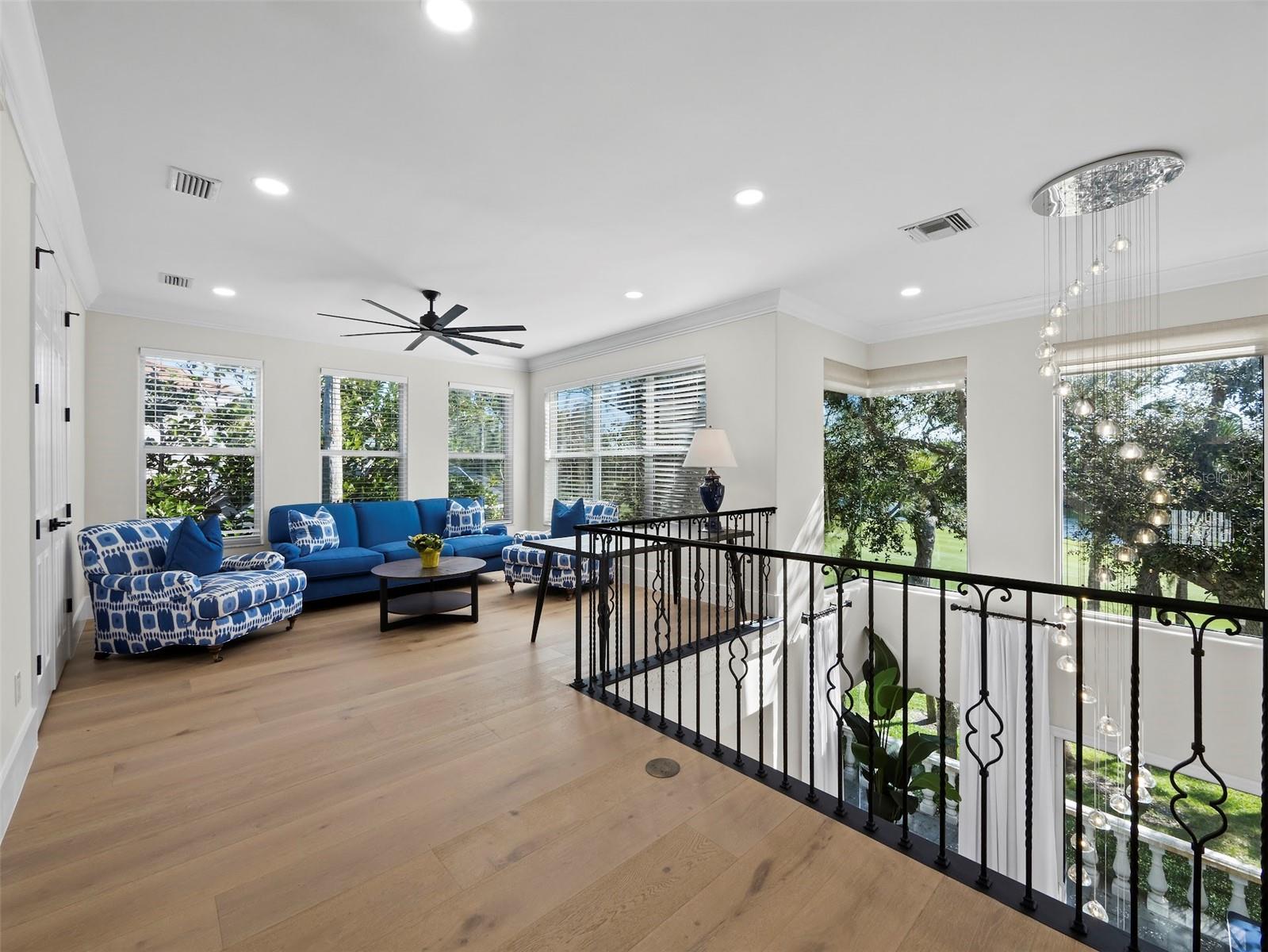 MANCHESTER BAY - Residential