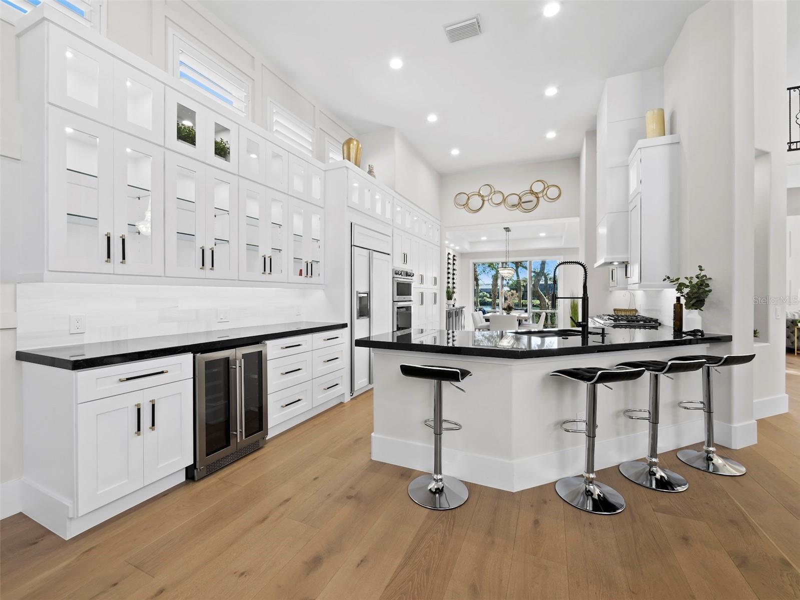 MANCHESTER BAY - Residential