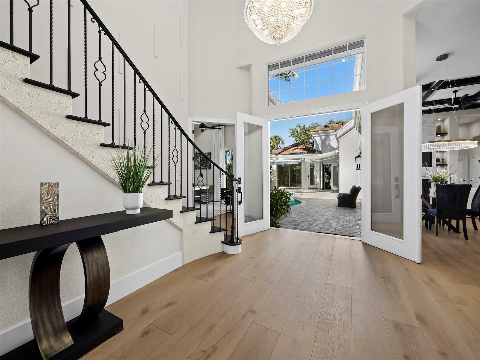 MANCHESTER BAY - Residential