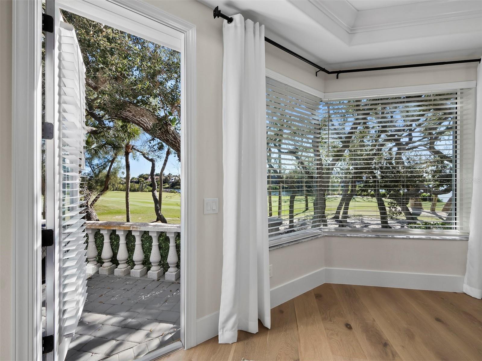 MANCHESTER BAY - Residential