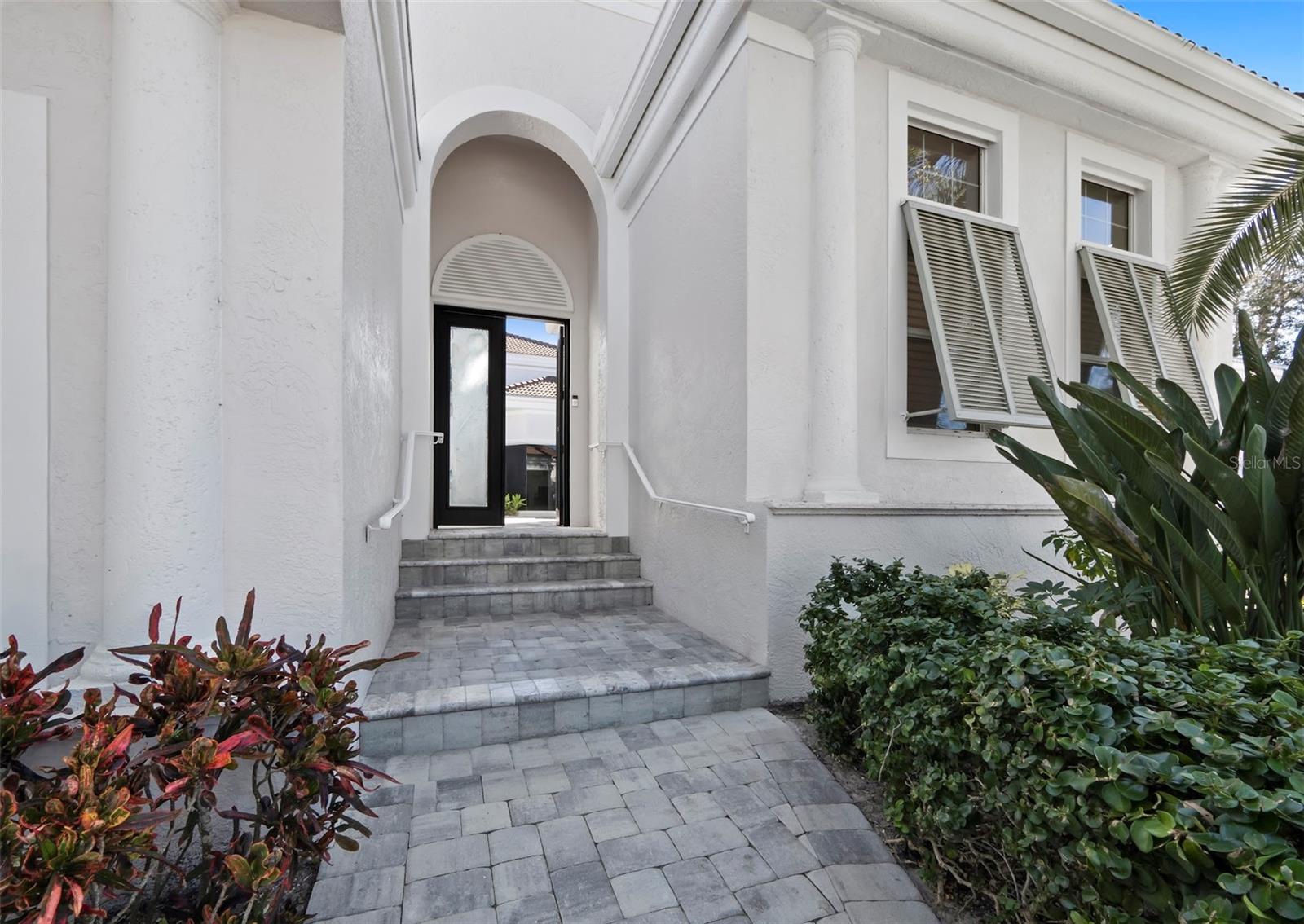 MANCHESTER BAY - Residential