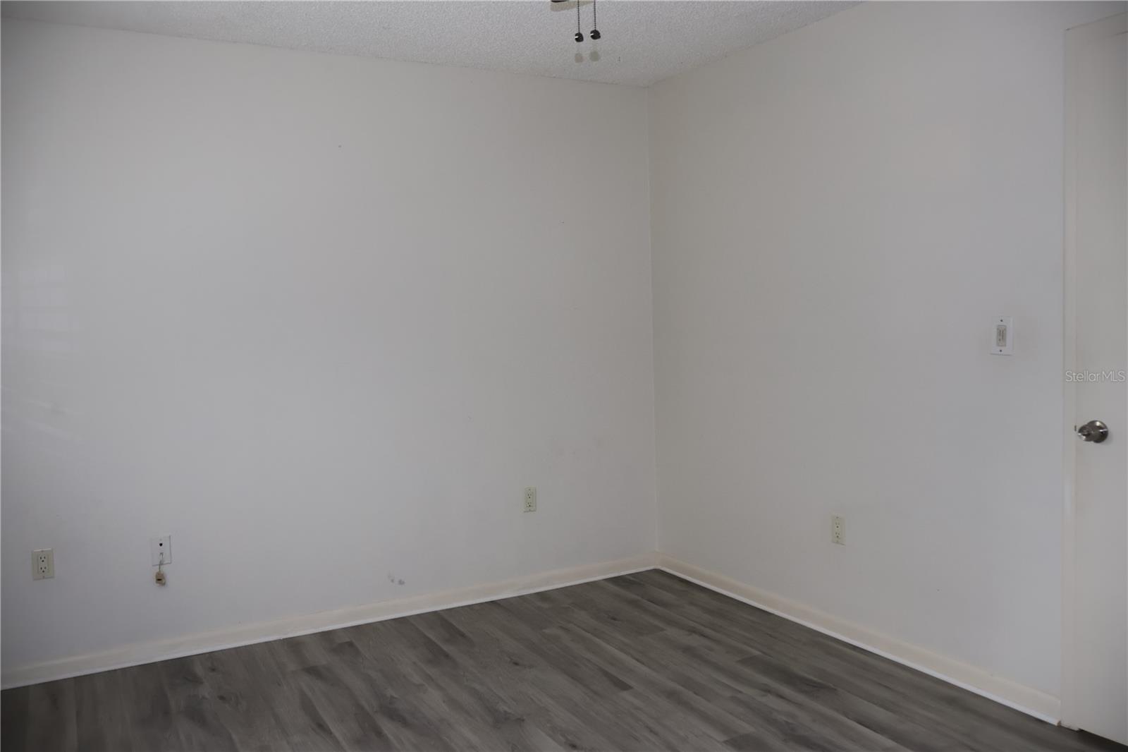 OAKELLARS - Residential Lease