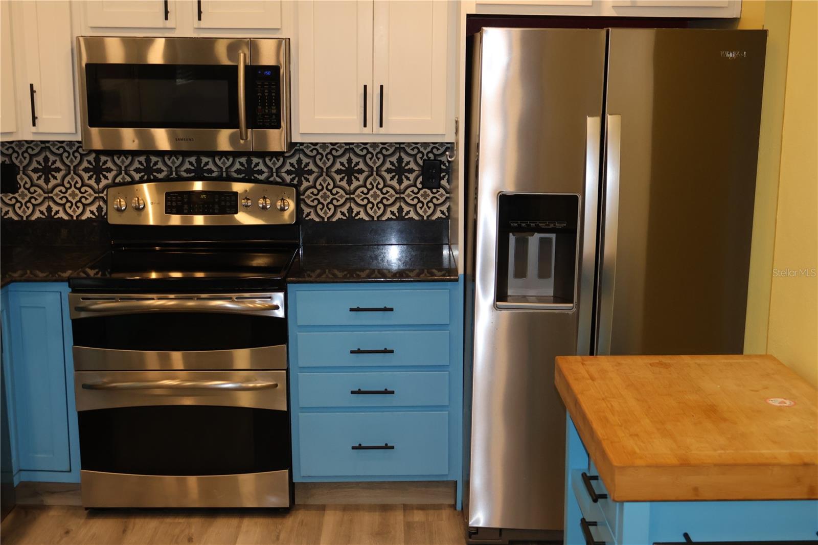 OAKELLARS - Residential Lease