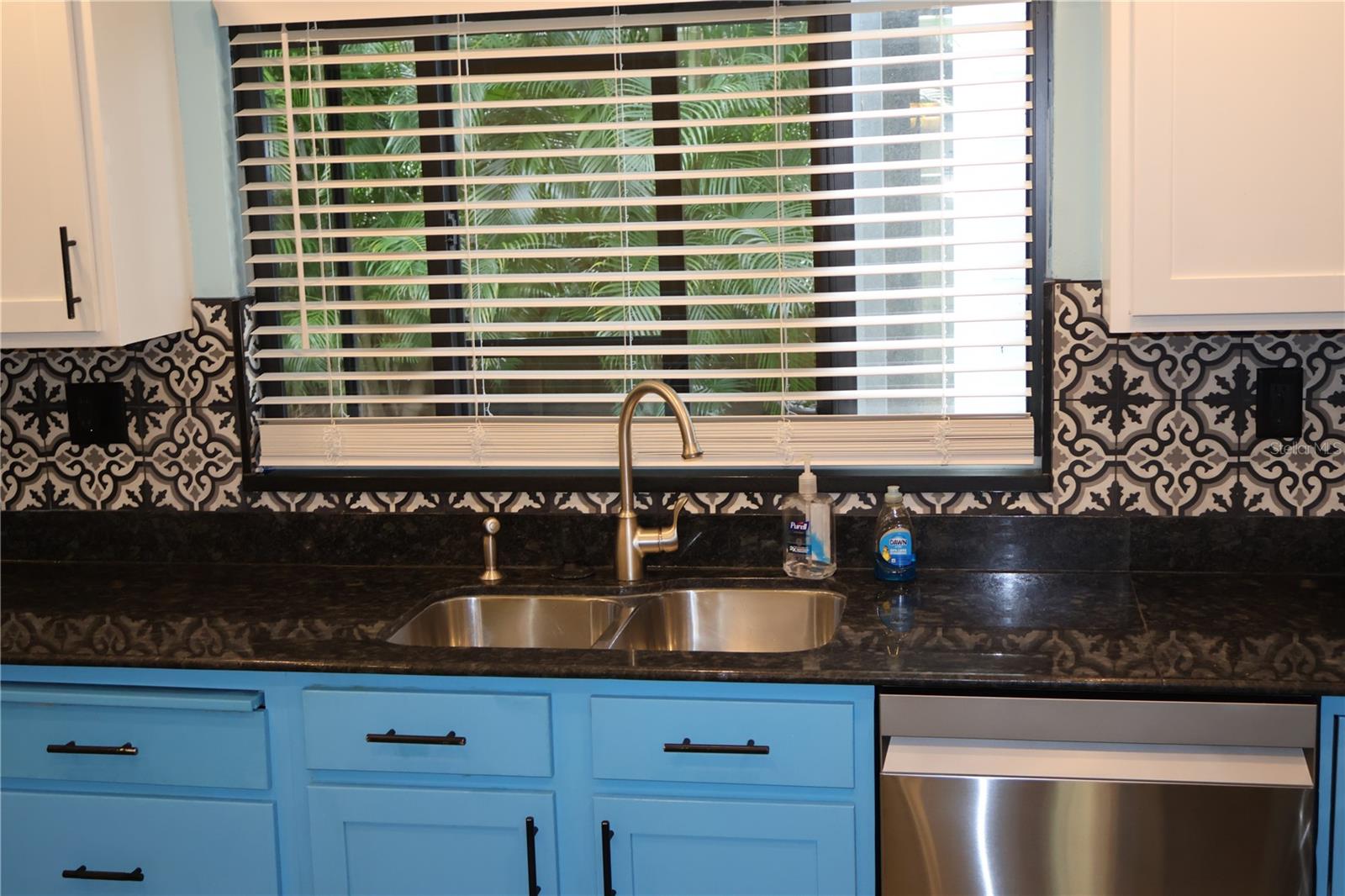 OAKELLARS - Residential Lease