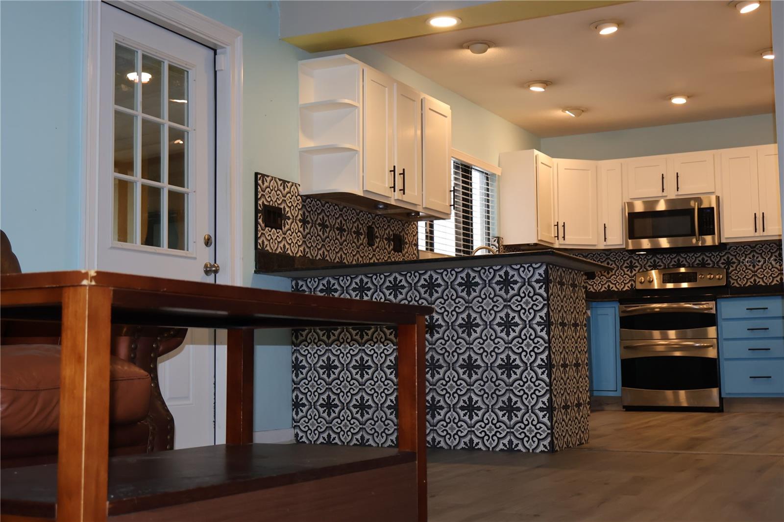 OAKELLARS - Residential Lease