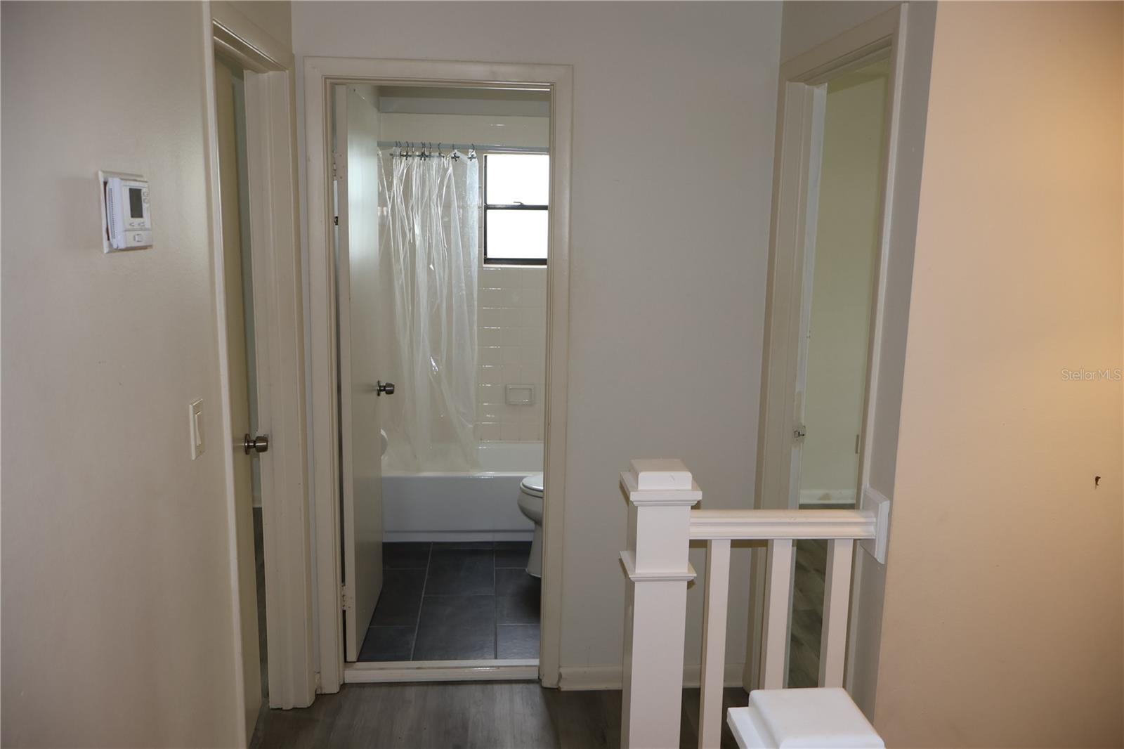 OAKELLARS - Residential Lease