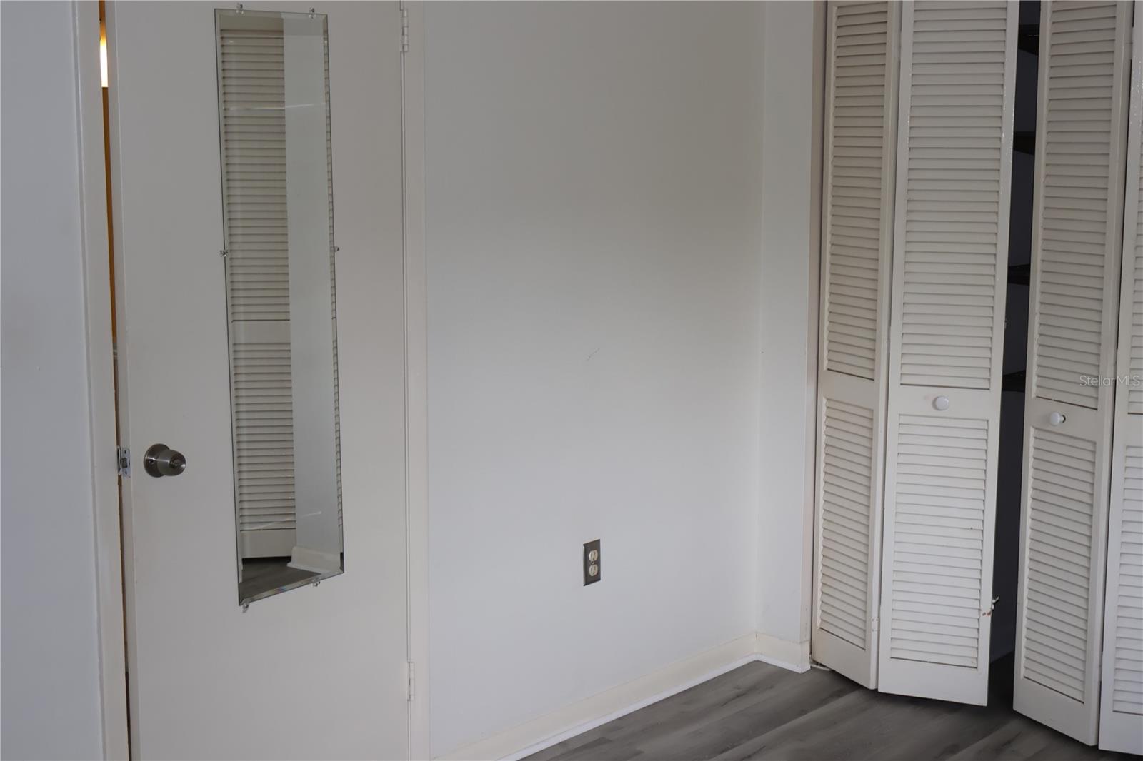 OAKELLARS - Residential Lease