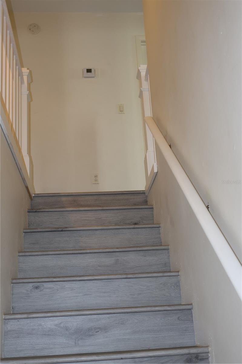 OAKELLARS - Residential Lease