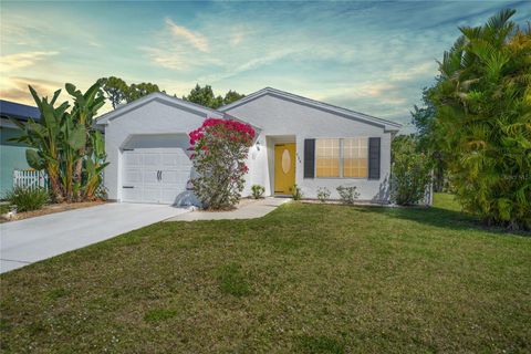 Single Family Residence in PORT CHARLOTTE FL 424 ROSE APPLE CIRCLE.jpg