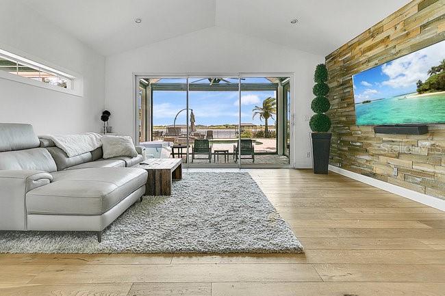 4121 WATERFRONT PARKWAY