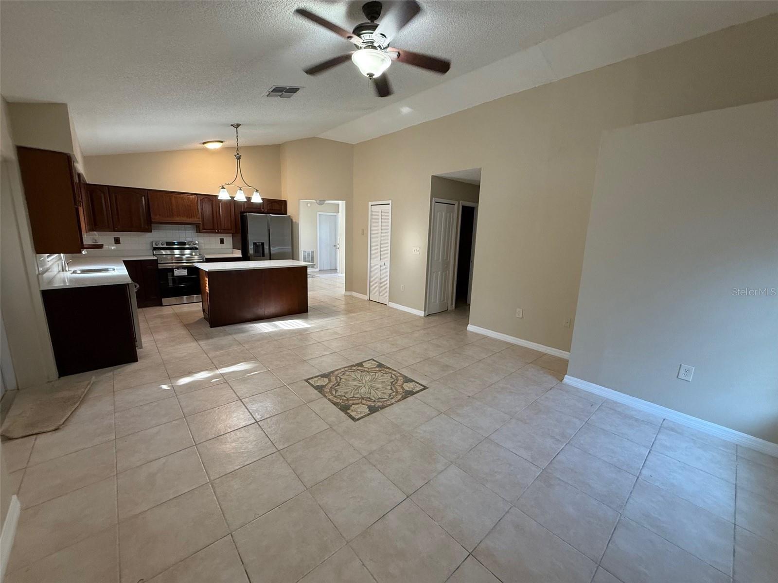 SPRING HILL - Residential