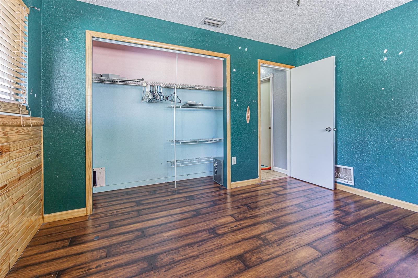 LEISURE HILLS - Residential