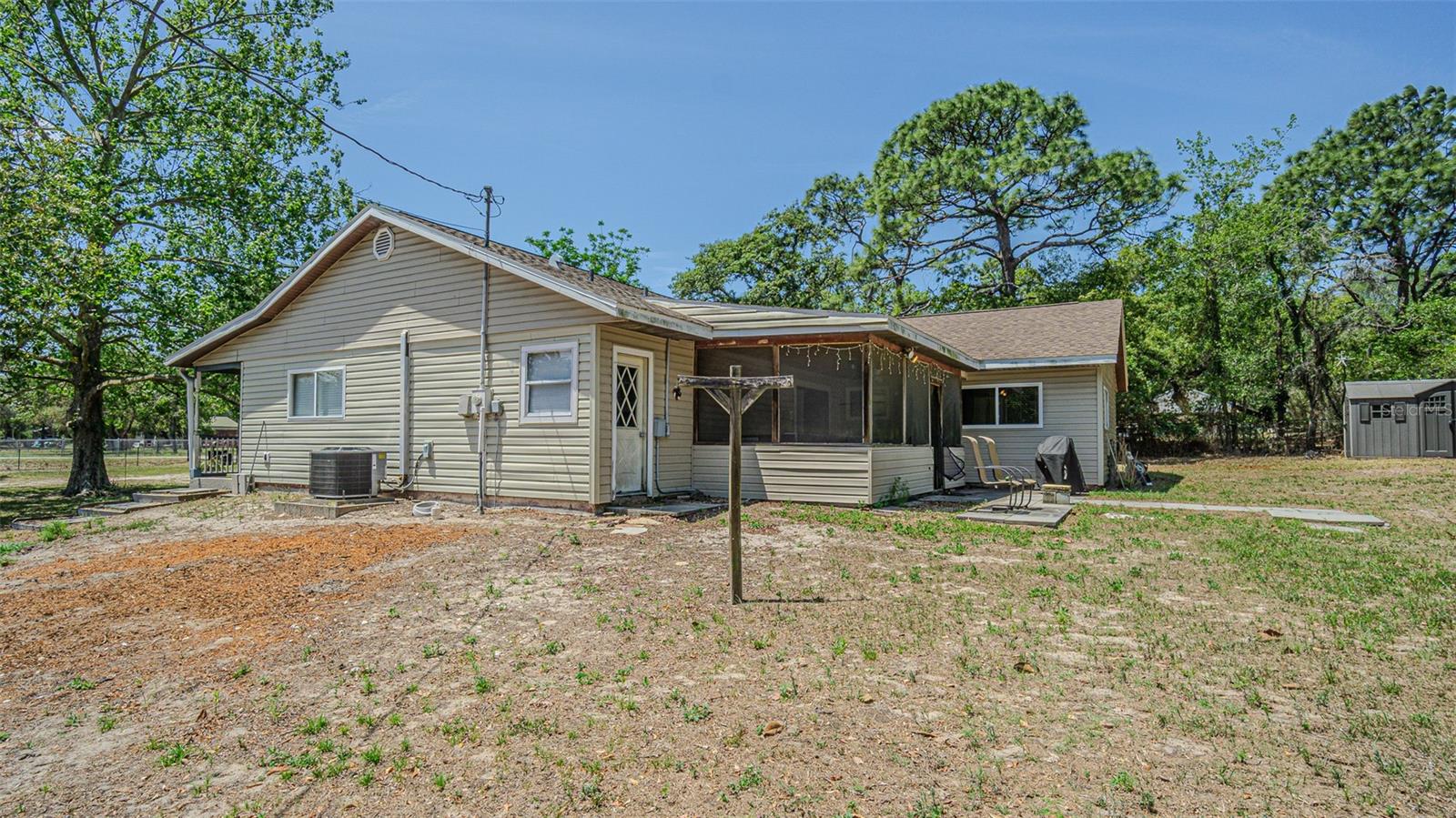 LEISURE HILLS - Residential