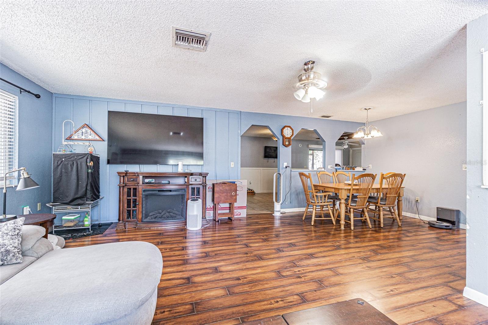 LEISURE HILLS - Residential