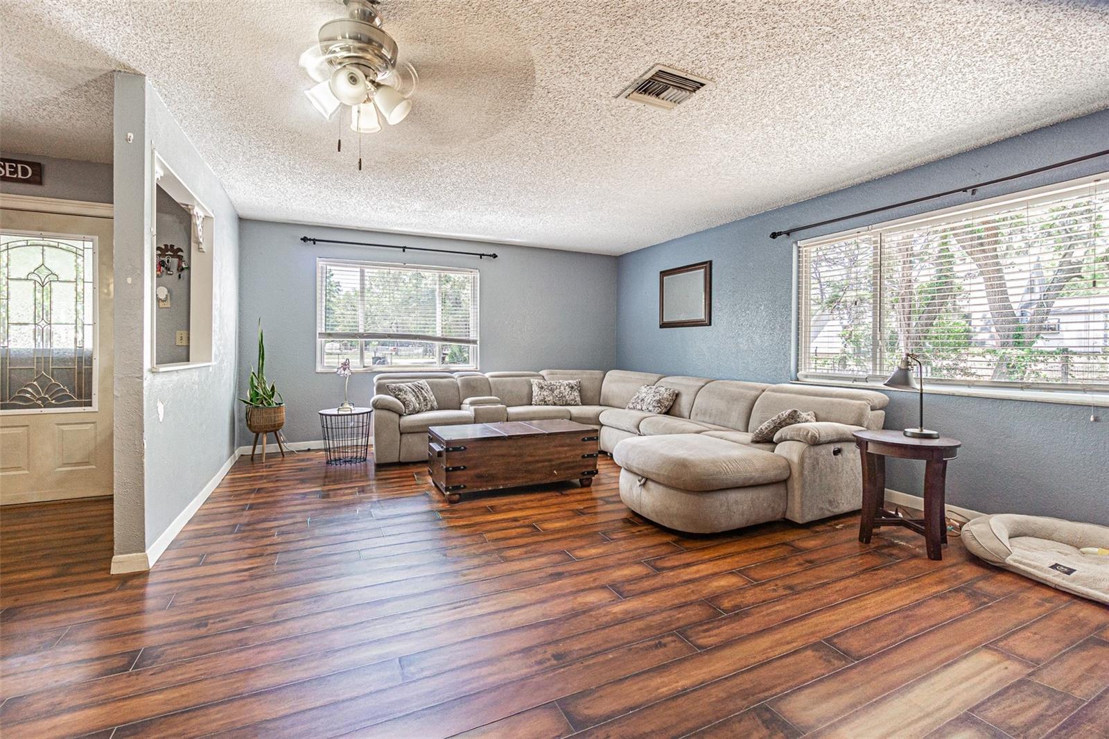 LEISURE HILLS - Residential