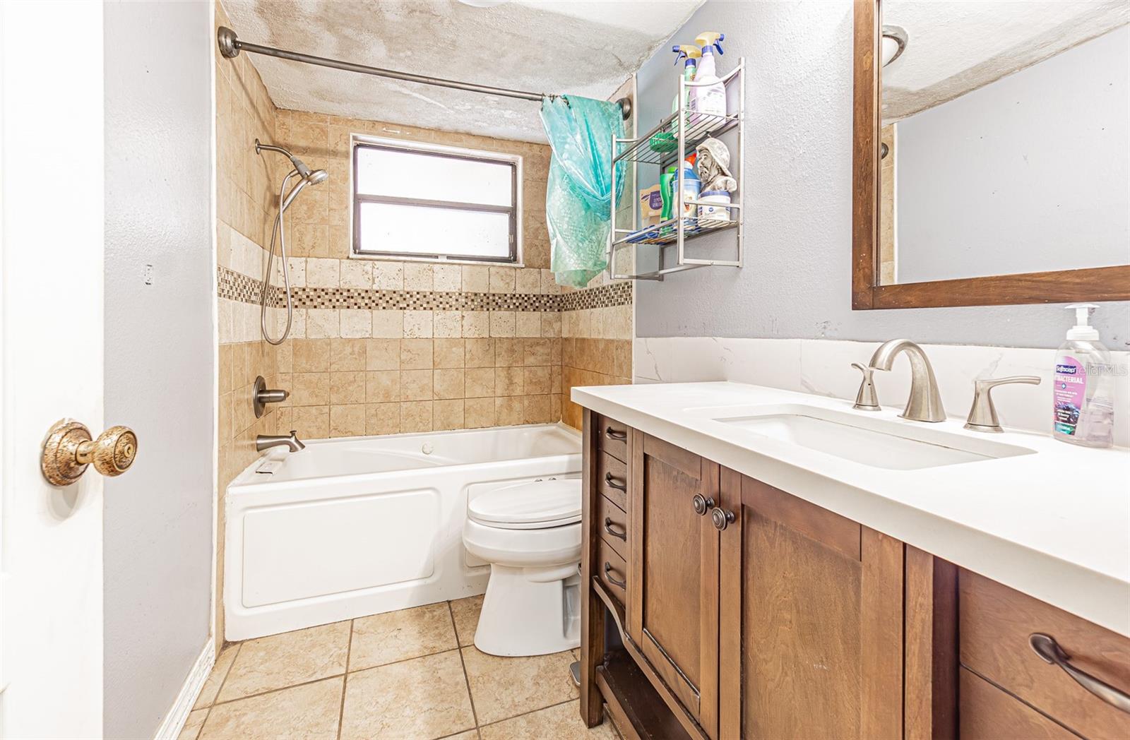 LEISURE HILLS - Residential